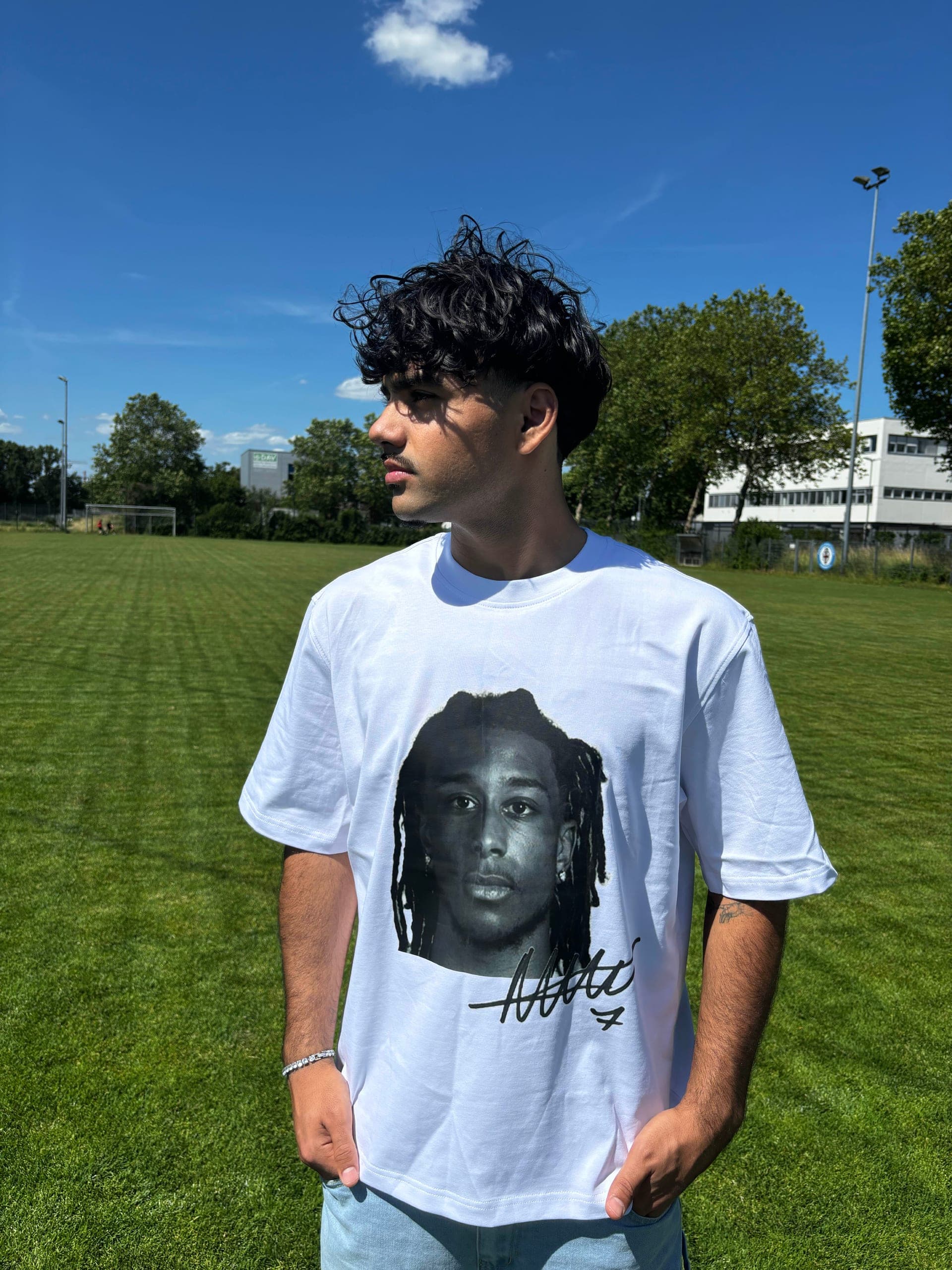 Olise Nonchalant T-Shirt